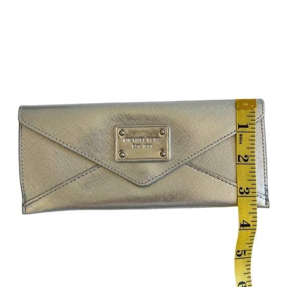 Michael Kors Silver wallet pouch - Picture 7 of 8